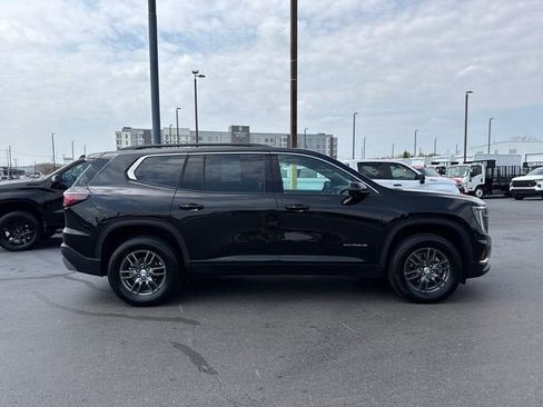 Used 2025 GMC Acadia Elevation AWD/4WD image 2