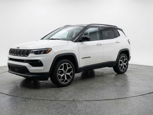 Used 2025 Jeep Compass Limited image 3