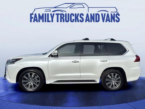 Used 2016 Lexus LX 570 4WD image 2