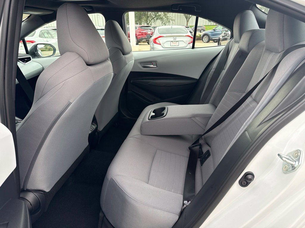 Certified 2025 Toyota Corolla SE w/ SE Premium Package FWD image 10