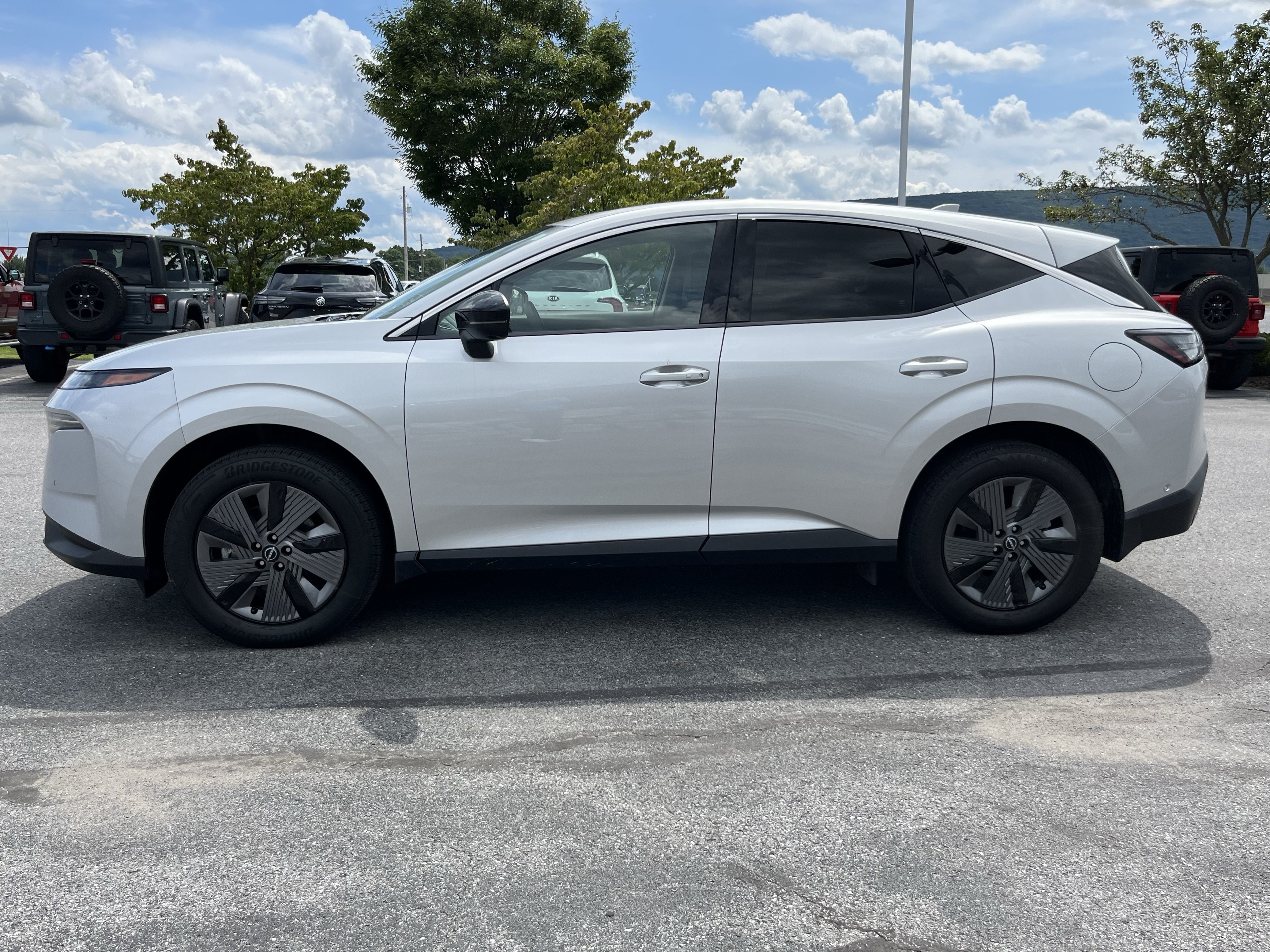 Used 2025 Nissan Murano SL AWD/4WD image 10