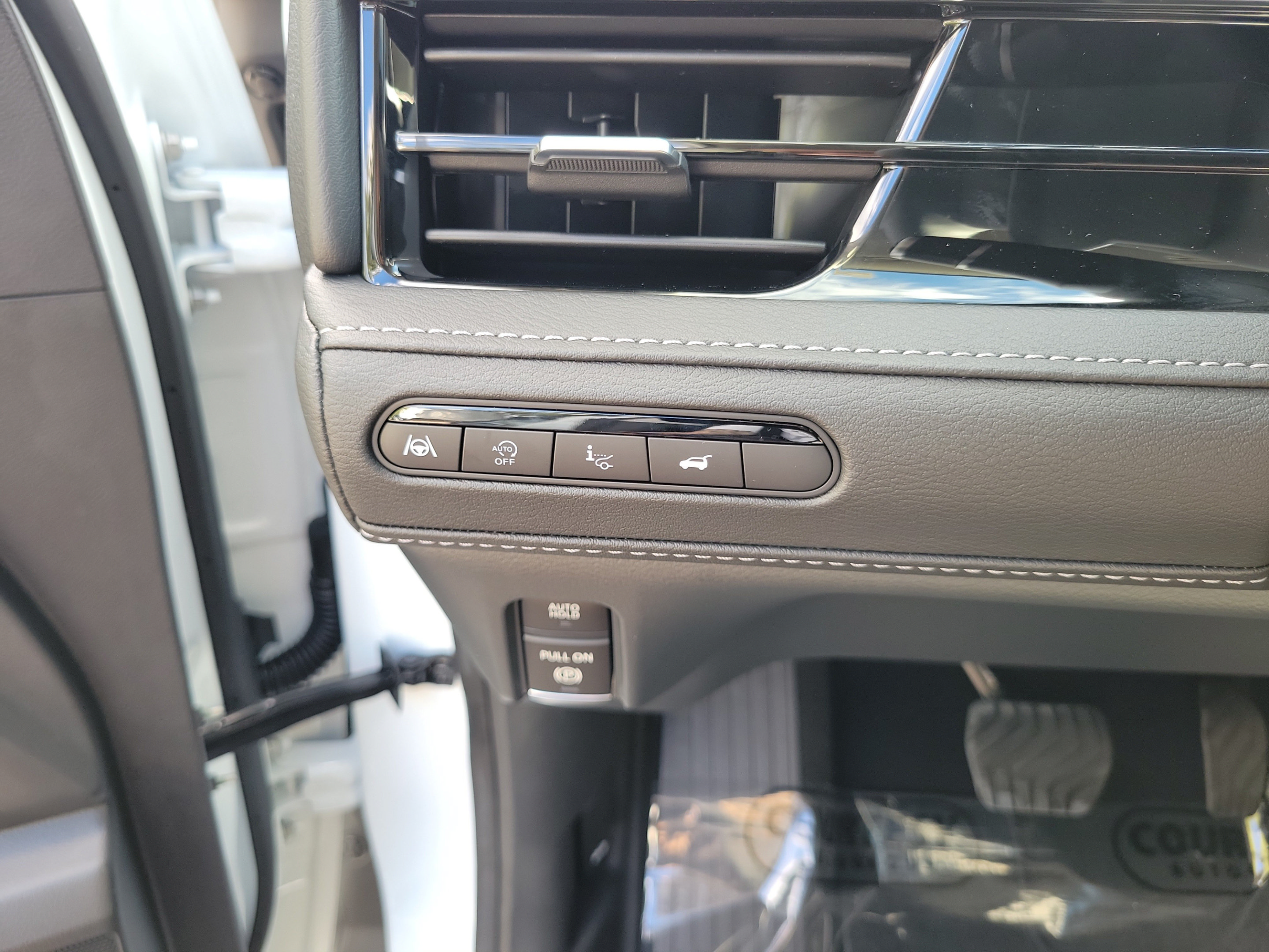 New 2027 INFINITI QX80 Luxe w/ Cargo Package AWD/4WD image 17