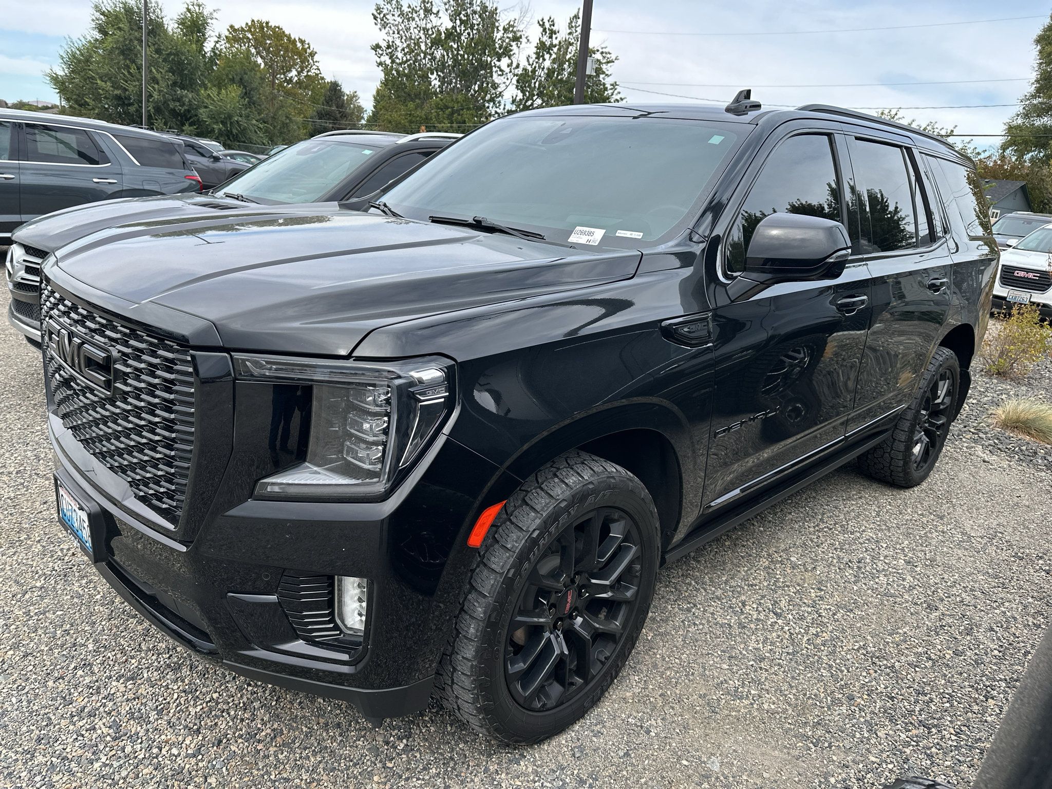 Used 2022 GMC Yukon Denali AWD/4WD image 1