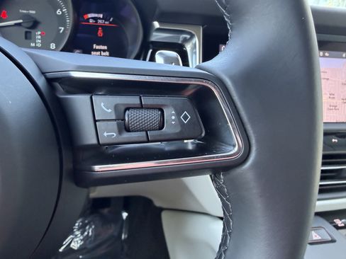 Certified 2023 Porsche Macan AWD/4WD image 35
