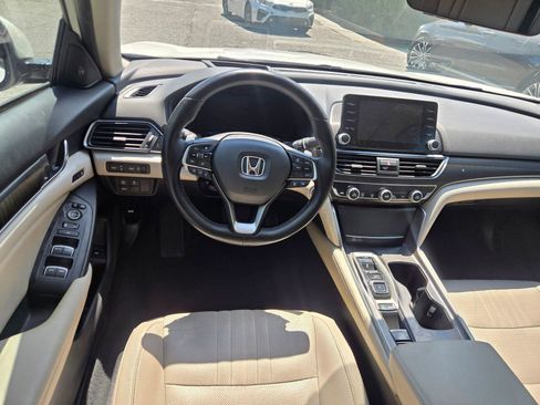 Used 2019 Honda Accord Touring image 5