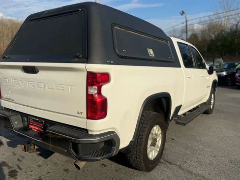 Used 2021 Chevrolet Silverado 2500 LT w/ Convenience Package image 7