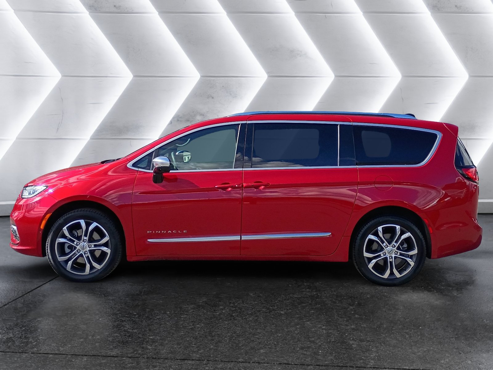Used 2025 Chrysler Pacifica Pinnacle w/ Trailer Tow Group AWD/4WD image 3