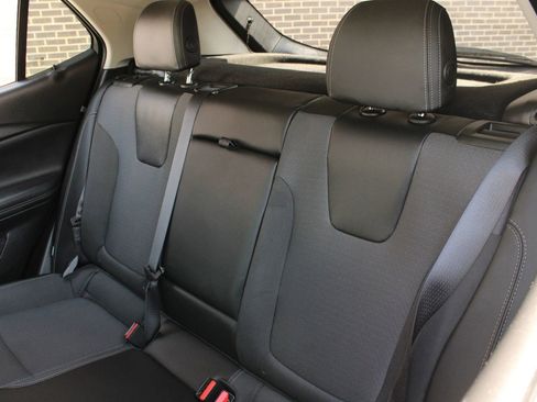 Used 2022 Buick Encore GX Select w/ Sport Touring Package AWD/4WD image 27