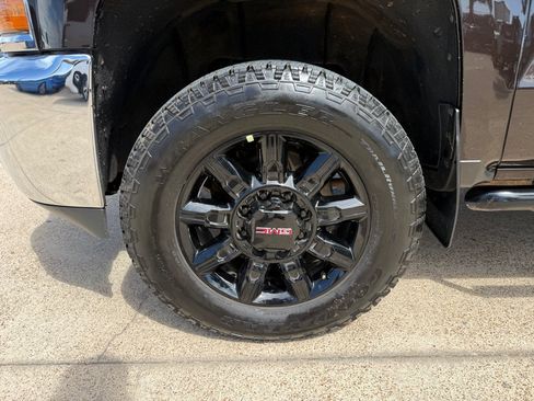 Used 2019 Chevrolet Silverado 2500 W/T AWD/4WD image 14