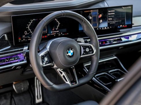 Used 2025 BMW 760i xDrive w/ Executive Package image 12