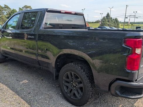 Used 2023 Chevrolet Silverado 1500 Custom AWD/4WD image 3