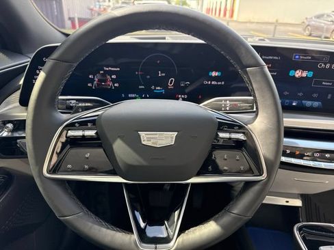 Used 2025 Cadillac Lyriq Luxury AWD/4WD image 21
