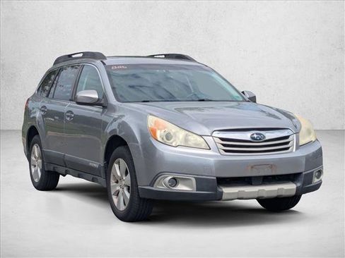 Used 2011 Subaru Outback 3.6R Limited AWD/4WD image 3