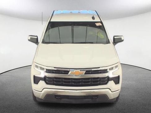 Used 2024 Chevrolet Silverado 1500 LT AWD/4WD image 2