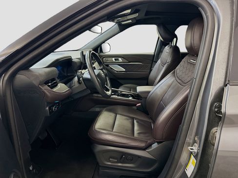 Used 2025 Ford Explorer Platinum w/ LUX Leather Package AWD/4WD image 13