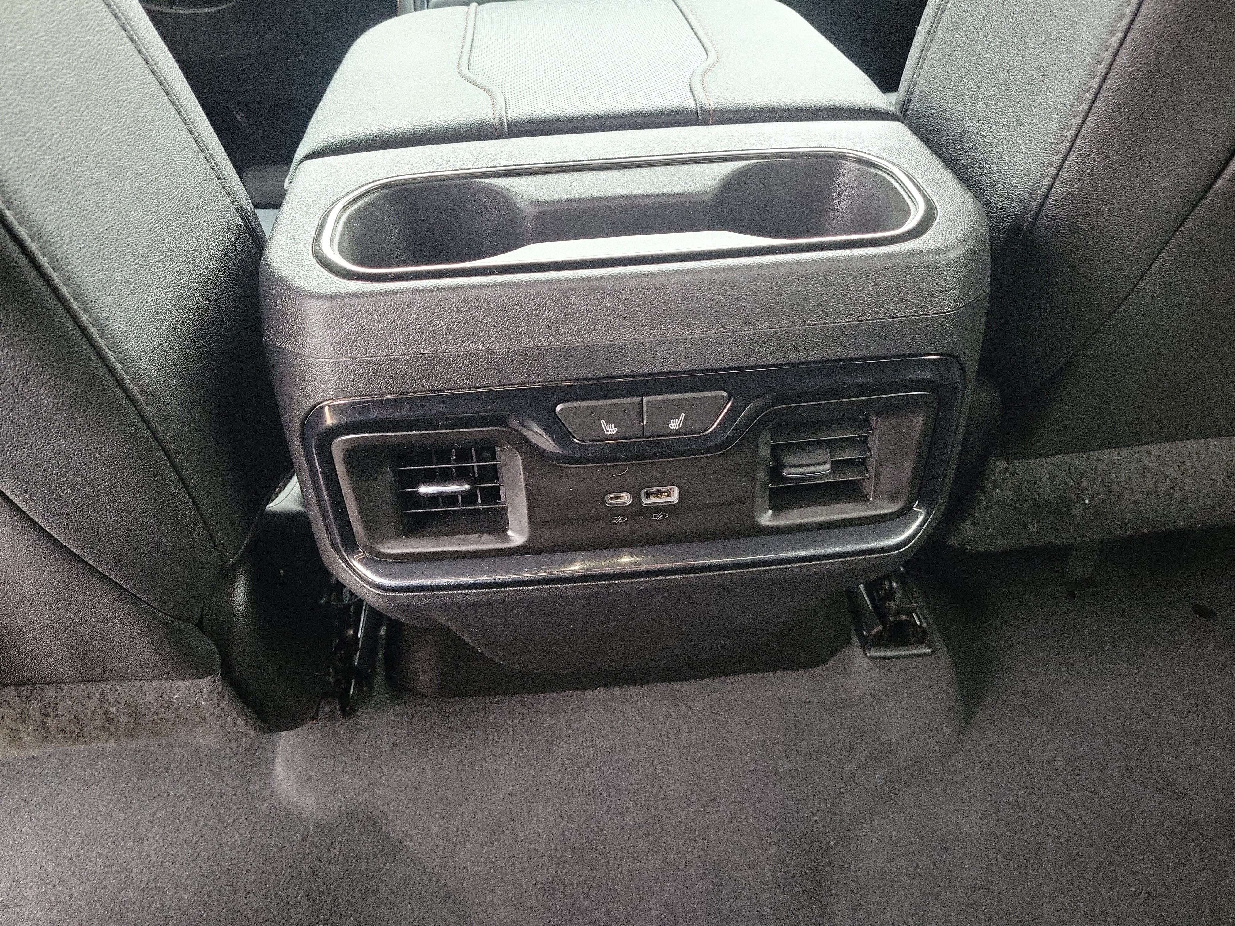 Used 2023 GMC Sierra 1500 AT4 w/ Technology Package AWD/4WD image 11