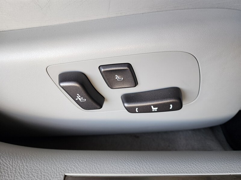 Used 2012 Lexus LS 460 AWD w/ Comfort Pkg image 60