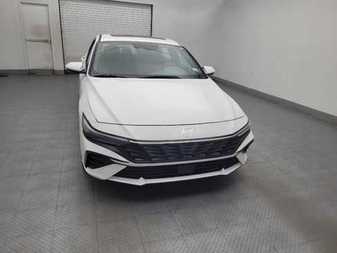 Used 2025 Hyundai Elantra SEL FWD image 14