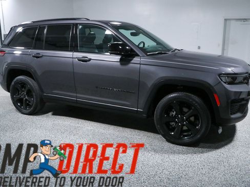 Used 2023 Jeep Grand Cherokee Altitude AWD/4WD image 6