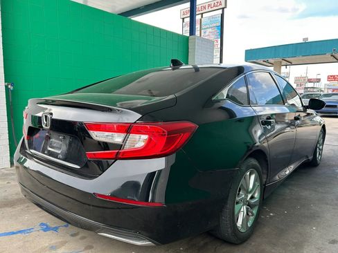 Used 2018 Honda Accord LX image 2