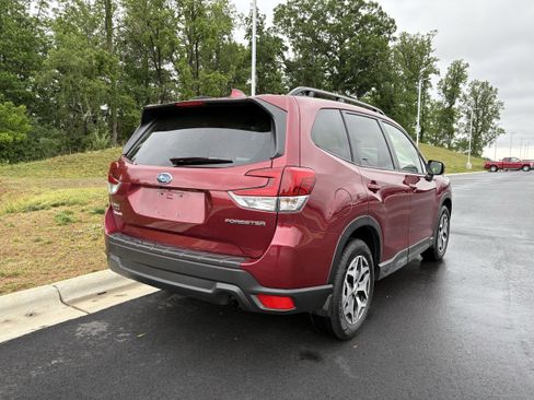 Certified 2023 Subaru Forester Premium AWD/4WD image 9