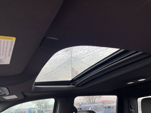 Used 2022 Chevrolet Silverado 1500 High Country image 12