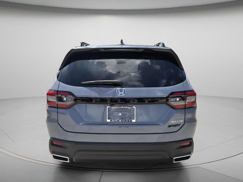 Certified 2025 Honda Pilot Sport image 5