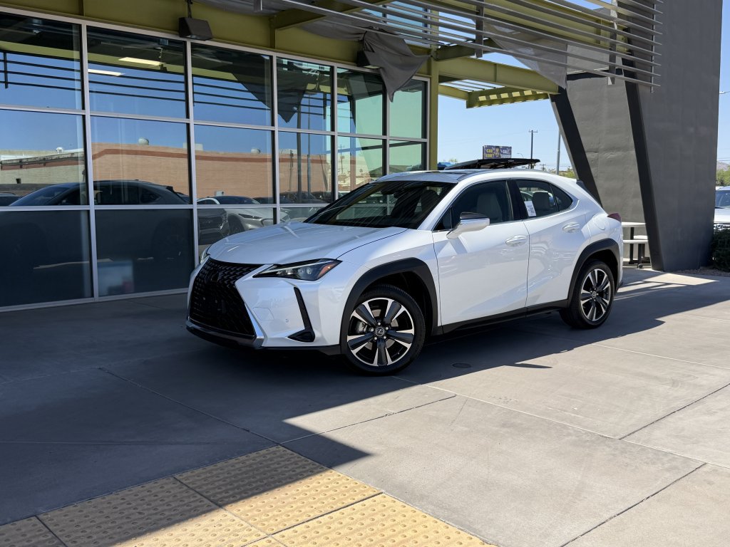 Used 2024 Lexus UX 250h FWD image 1