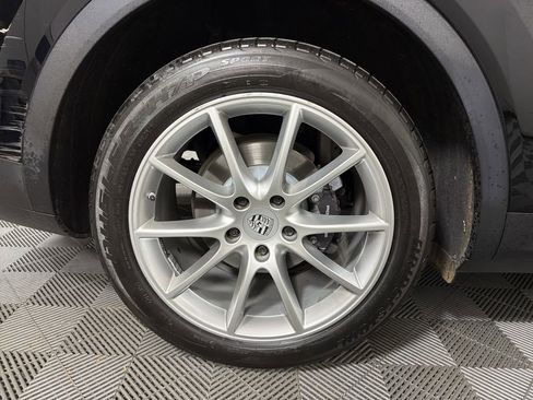 Used 2020 Porsche Cayenne Base image 17