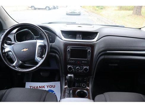Used 2016 Chevrolet Traverse LT image 9