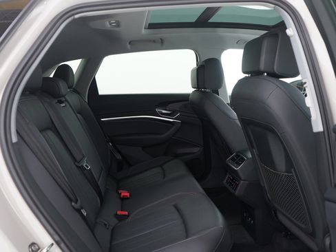 Used 2021 Audi e-tron Premium Plus w/ Premium Plus Package image 13