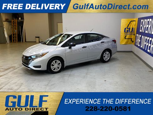 Used 2025 Nissan Versa S w/ Trunk Package FWD image 5