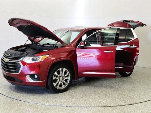 Used 2021 Chevrolet Traverse Premier AWD/4WD image 10