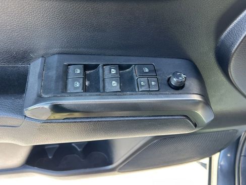 Used 2020 Toyota Tacoma TRD Sport image 4