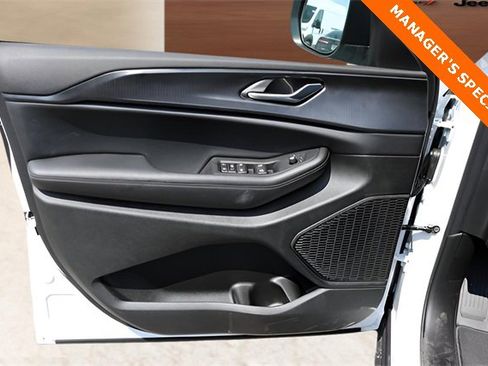 New 2025 Jeep Grand Cherokee Laredo w/ Trailer Tow Package image 10