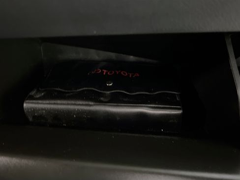 Used 2021 Toyota Corolla LE FWD image 34