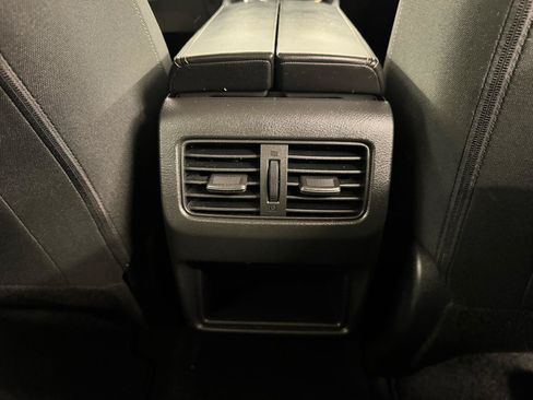 Used 2021 Nissan Rogue S AWD/4WD image 18
