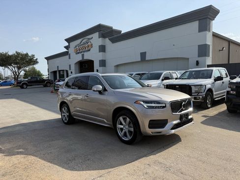 Used 2023 Volvo XC90 B5 Core AWD/4WD image 2