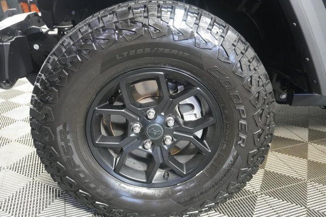 Used 2025 Jeep Wrangler Sport AWD/4WD image 9
