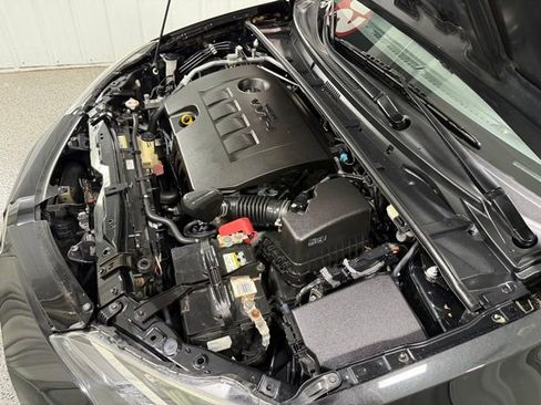 Used 2017 Toyota Corolla LE w/ Carpet Mat Package (TMS) FWD image 24
