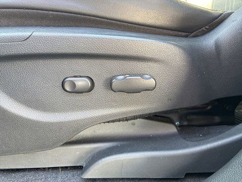 Used 2017 Chevrolet Trax LT w/ LT Convenience Package image 18