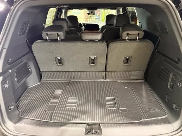 New 2027 Chevrolet Traverse RS w/ LPO, Floor Liner Package AWD/4WD image 25