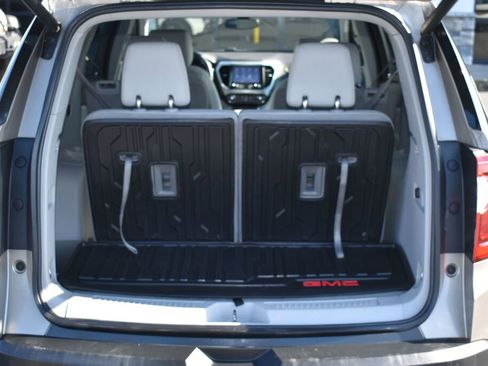 Used 2023 GMC Acadia SLE w/ Driver Convenience Package image 32