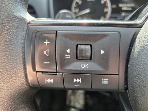 Used 2021 Nissan Rogue S image 27