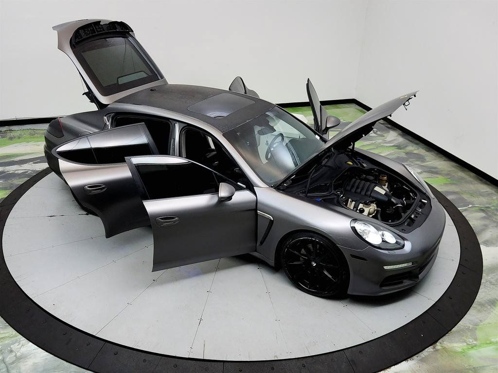 Used 2014 Porsche Panamera 4 AWD/4WD image 37