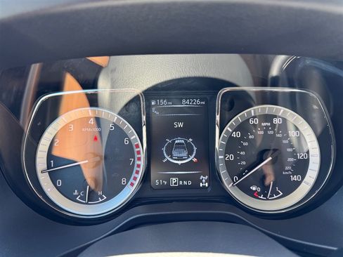 Used 2018 Nissan Titan SV w/ SV Convenience Package image 15