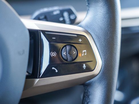 Used 2025 BMW iX xDrive50 image 28