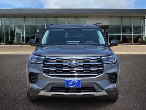 New 2026 Ford Explorer Active RWD image 2