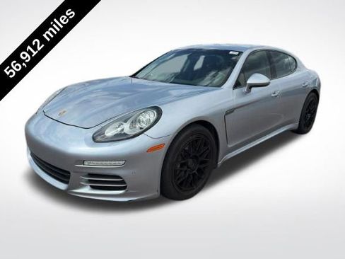 Used 2015 Porsche Panamera image 2