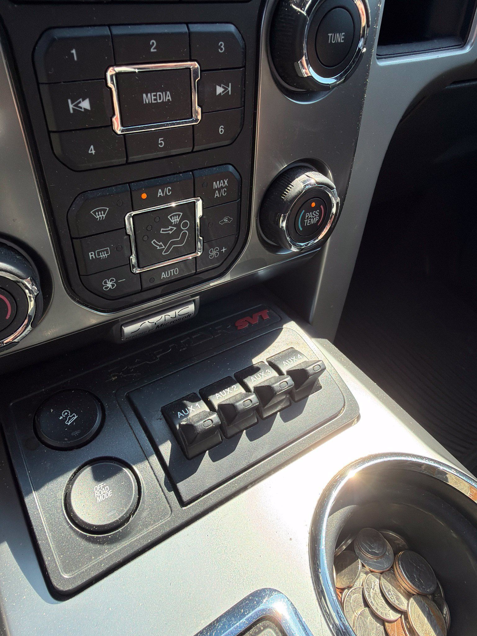 Used 2014 Ford F150 Raptor w/ Equipment Group 801A Luxury AWD/4WD image 13